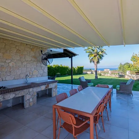 Anna Maria Villa *